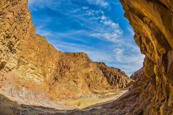 Pitoresk ve çok renkli siyah Kanyon
