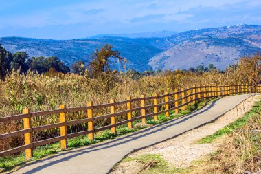 Lake park Hula çit yolunda
