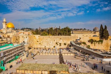 kalabalık namazı Western Wall of Temple yakınındaki
