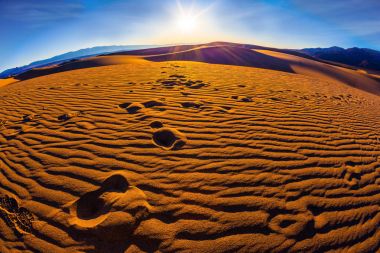 Sandy dalgalar dunes üzerinde