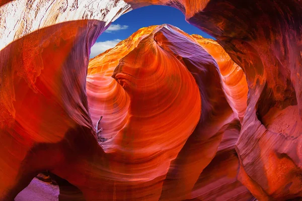 La luz del sol en el cañón Antelope — Foto de Stock