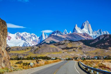 Mount Fitz Roy için yol