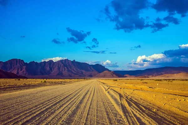 Polní cesta v poušti Namib — Stock fotografie