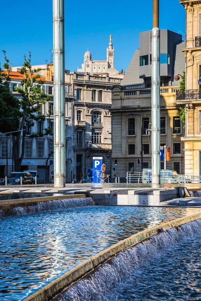 Paisaje urbano con plaza de Marsella — Foto de Stock