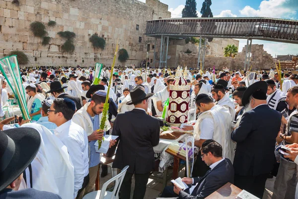 Judíos cerca del Muro Occidental del Templo —  Fotos de Stock