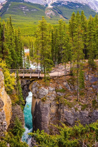 Cascate di Sanvapta nel Parco Nazionale Jasper — Foto Stock