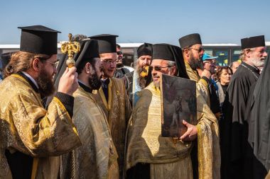 Ortodoks papazlar ile şenlikli ayini