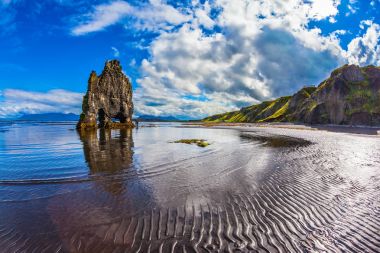 bazalt taş İzlanda'daki Hvitserkur