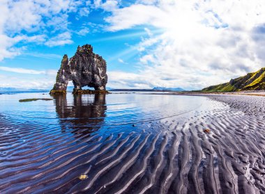 bazalt taş İzlanda'daki Hvitserkur