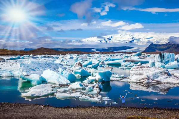 Paesaggio con vista sulla laguna di ghiaccio — Foto Stock