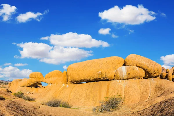 Rochas de granito em Desert Namib — Fotografia de Stock
