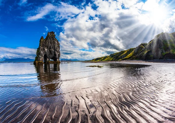 Basalto rock Hvitserkur en Islandia — Foto de Stock
