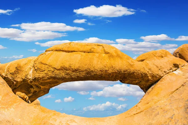 Stone arch of Spitzkoppe — Stock Photo, Image