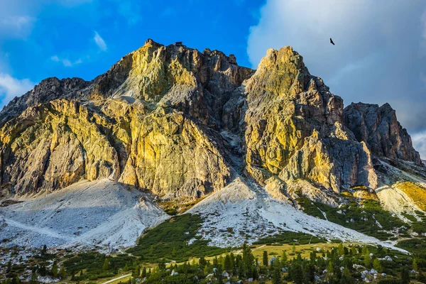 Мальовничий вид на гори Доломіти — стокове фото