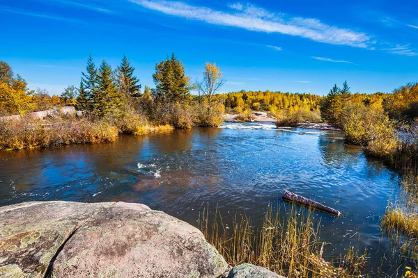 Winnipeg River w Kanada — Zdjęcie stockowe