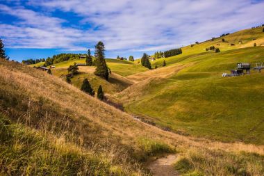 Alpler di Siusi manzarada sonbahar