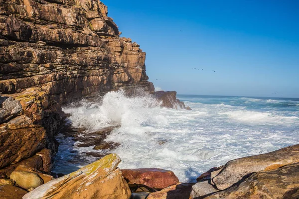 Poderoso oceano surfar no Atlântico — Fotografia de Stock