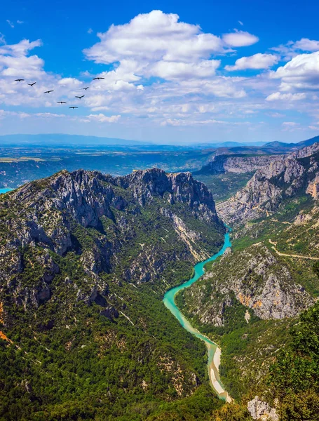  Zümrüt river gorge akıyor