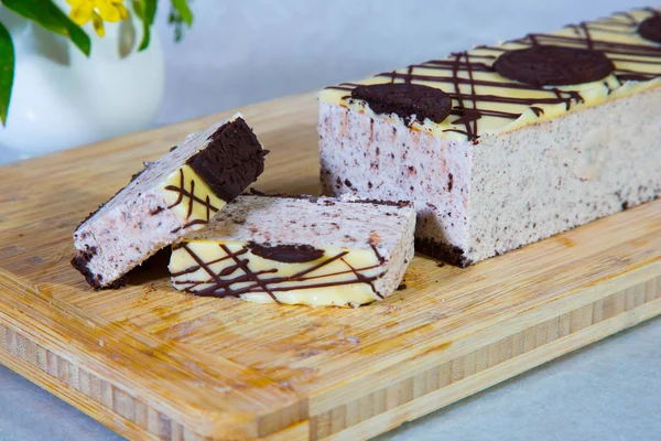 Cheesecake Oreo çerezler ile