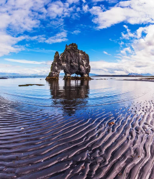 Stone "mammoth" Iceland. — Stock Photo, Image