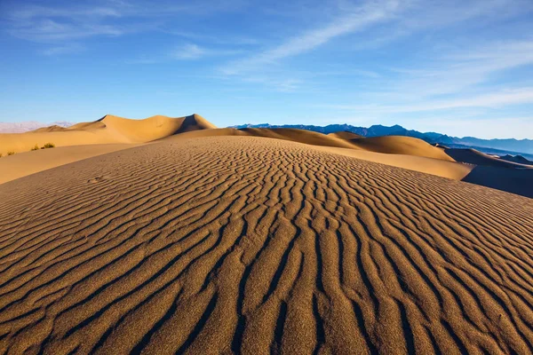 Onde di sabbia sulle dune — Foto Stock
