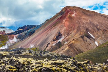 Çok renkli rhyolitic dağlar 