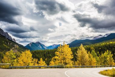 Rocky Dağlarının Üzerinde Gün Batımı