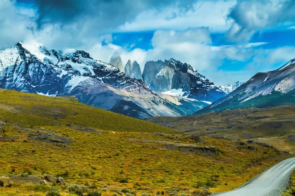 Montañas en Parque Nacional Torres del Paine — Foto de Stock