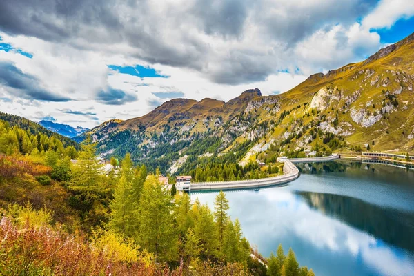 Grandiózní ledovcové jezero — Stock fotografie