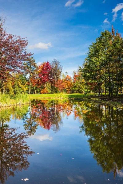 Journée brillante au Canada français — Photo