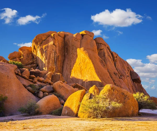 Light and shadow on rocks — Stock Photo, Image