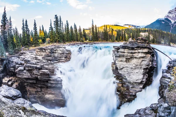 Water van de Athabasca waterval — Stockfoto