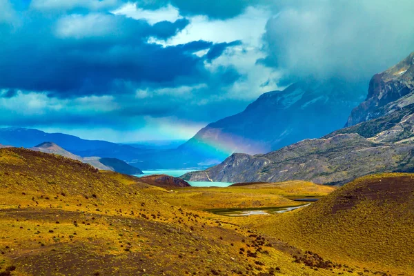 Patagonische heuvels en bergen — Stockfoto