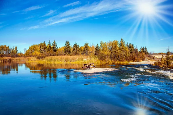 Yellow Autumn Grass Pale Northern Sun Reflected Winnipeg River Old — Stock Photo, Image