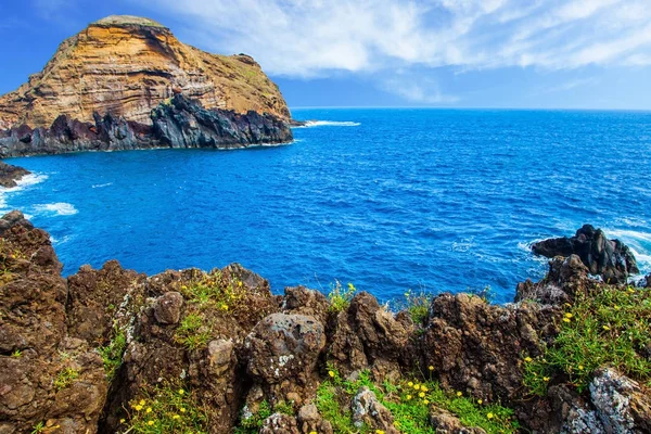 Rochas Pitorescas Pedras Costa Atlântico Viagens Mágicas Ilha Vulcânica Madeira — Fotografia de Stock