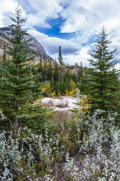 Dizzying Journey Rocky Mountains Sunny Cloudy Indian Summer Rockies Canada — Stock Photo, Image