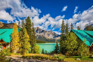 Yoho Milli Park, Amerika Birleşik Devletleri. Göl Emerald kamp. Eko-turizm ve macera turizm kavramı