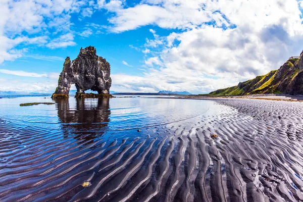 Magic Rock Hvitsercur Bij Zonsondergang Zachte Noordelijke Zon Van Ijsland — Stockfoto