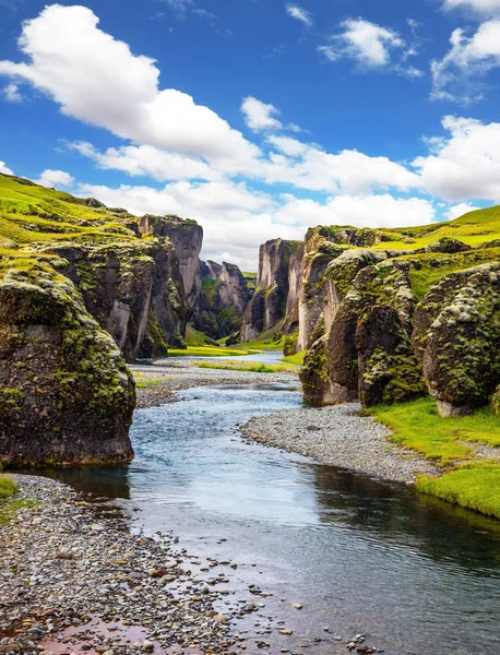 Tundra Verde Con Canyon Suggestivo Islanda Concetto Turismo Attivo Del — Foto Stock