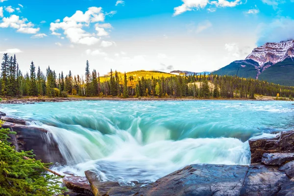 Resa Till Jasper Park Kanada Vatten Smältande Glaciär Berg Mata — Stockfoto