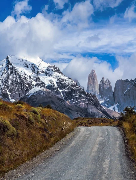 Die Schotterstraße Nationalpark Torres Del Payne Berge Und Felsen Sind — Stockfoto