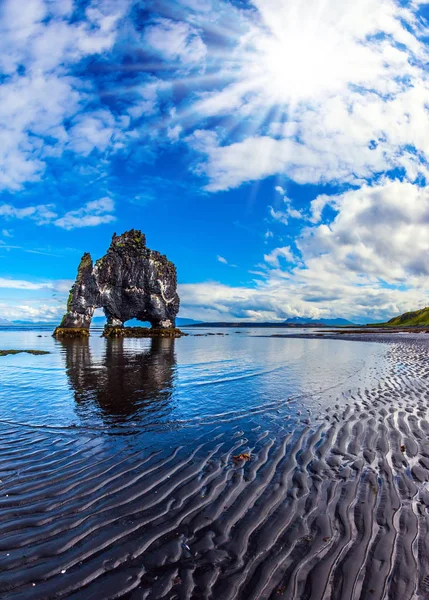 Gün Batımında Sihirli Rock Hvitsercur Zlanda Nın Yumuşak Kuzey Güneş — Stok fotoğraf