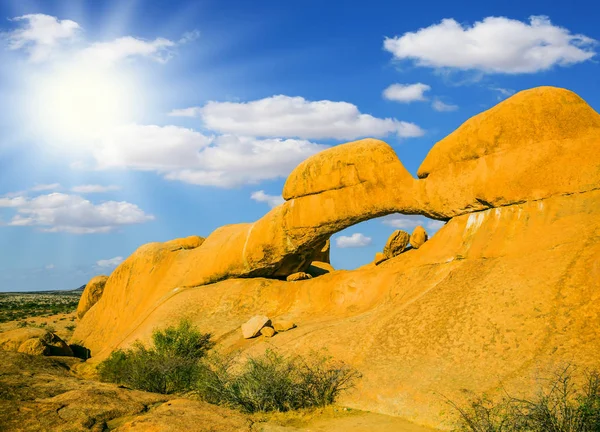 纳米比亚纳米布沙漠沙漠石拱 Spitzkoppe 极端生态旅游理念 — 图库照片