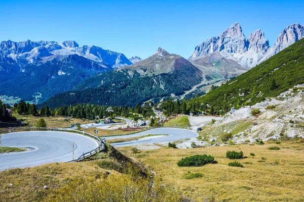 Autumn Tirol Impressive Ridge Dolomite Rocks Sharp Turn Road Sella — Stock Photo, Image