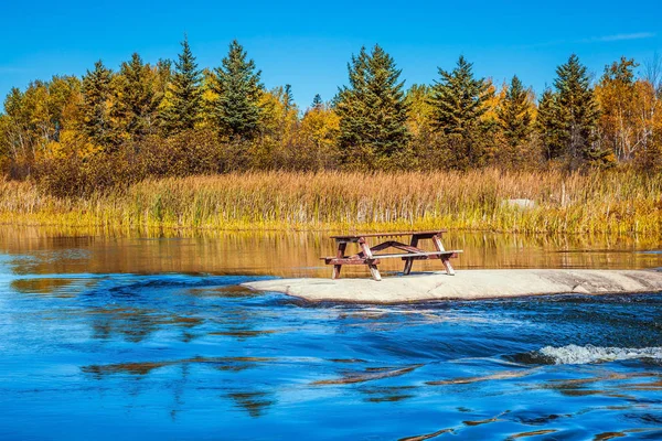 Dunne Vliegende Cirruswolken Brede Winnipeg River Landschap Het Oude Pinawa — Stockfoto