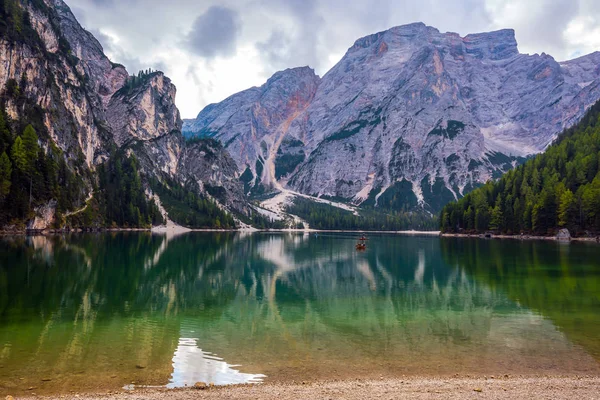 Viaje Tirol Del Sur Italia Camine Por Pintoresco Lago Lago — Foto de Stock