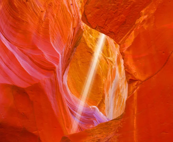 Navajo Bokning Arizona Usa Magiska Solstråle Färgade Skåra Antelope Canyon — Stockfoto