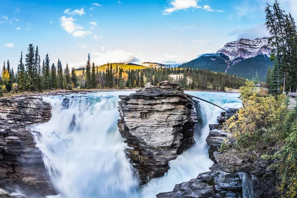 Full Voda Bublající Vodopád Athabasca Koncept Extrémní Ekologické Turistiky Vymažte — Stock fotografie