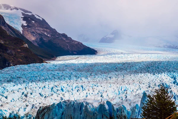 Geleira Colossal Perito Moreno Patagônia Lago Argentino Céu Nublado Cobre — Fotografia de Stock