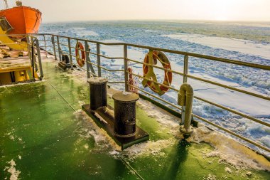 Buz kırıntısı şeridi 